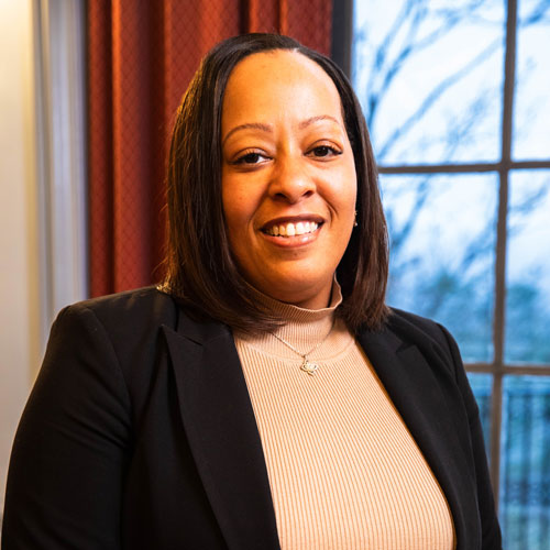 Leah Lovelace-Square